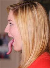 世界上舌头最长的人图片欣赏