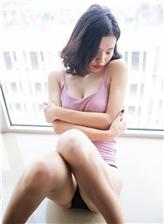 我在女生宿舍狂抽稚嫩美女流露清透娇美身躯