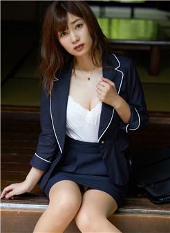石冈真衣 石岡真衣 性感写真集