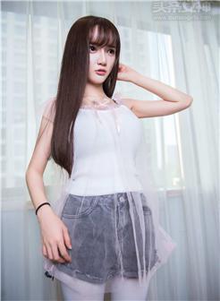 五年级女孩穿白袜图片