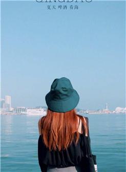 女孩站在海边忧郁图片