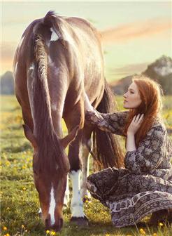欧美极品女生与马唯美壁纸高清图片