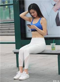 白色紧身瑜伽裤美女高清原图 - 590p [5.30 gb/jpg]
