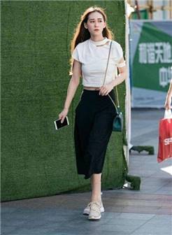 路人街拍: 北京女孩, 穿着时尚, 身材完美