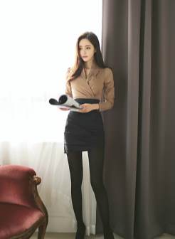韩国嫩模黑丝短裙秀迷人好身材诱人无比