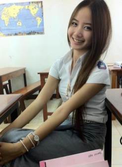 老挝清纯学生美女教室美艳写真照