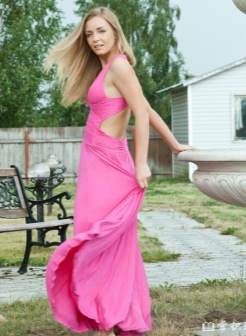 俄罗斯av美女熟妇模特Sharon D白色吊带连体裙真空