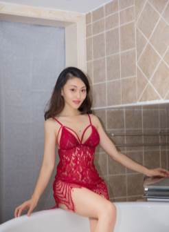 香港三级片美女 嫩模狐小妖Baby情趣红色内衣浴室