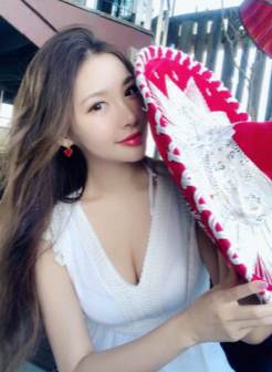 韩国健身女神Mermaid Viviv自拍照秀迷人乳沟