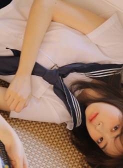 日本性感制服少女私房俏皮写真图片