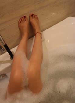 浴室里的少女丝袜裸足湿身诱惑写真套图