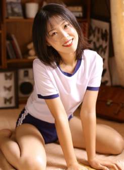 体操服美女日系短发超短裤白皙美腿美女私密写真集