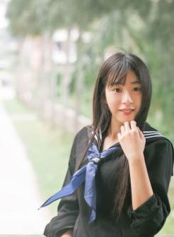 日本美女学生装短裙写真