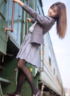 镜酱 – 私奔 制服 [30P]