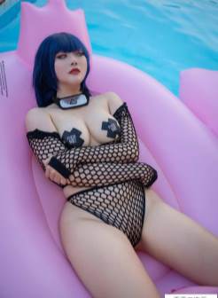 Sunnyvier – Hinata Poolside [/852MB]