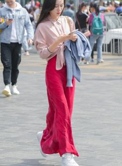 [街拍美女]红裙气质 美 美女 行走中的微信约会