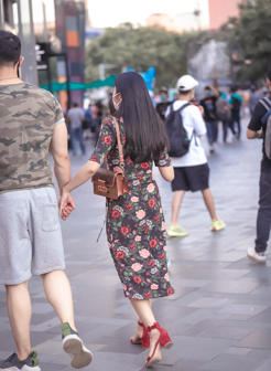 [街拍美女]2022.04.06漂亮的花裙子