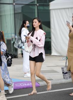 [街拍美女]202206 高挑长tui 美眉