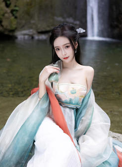 神仙颜值美女模特王馨瑶古装人体艺术写真图片