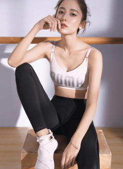 中国女明星古力娜扎性感紧身裤运动写真图片