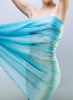 裹着蓝色透明丝绸的性感美女高清图片美容图片素材