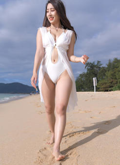 亚洲在线国产偷拍沙滩美女性感泳装图片