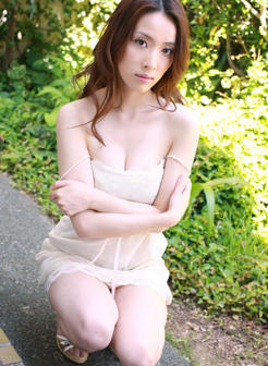 很有女人味的成熟日本人体美女艺术写真图片