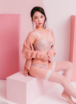性感丰满身材的韩国大胸美女写真图片