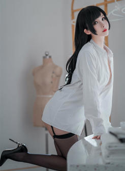 rioko凉凉子白衬衫