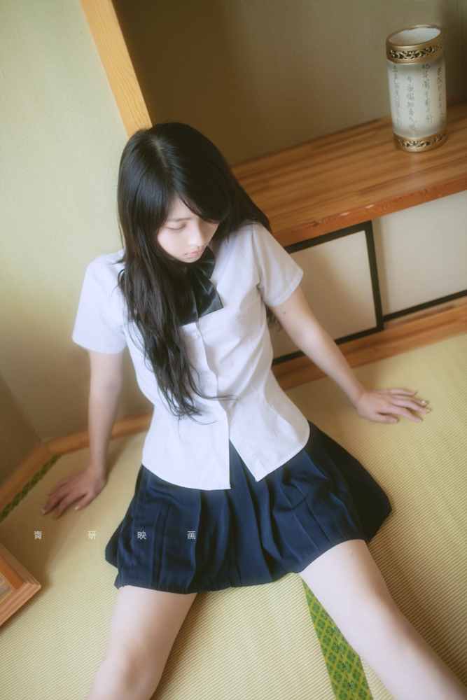 日本学生纯黑色中筒袜 高筒学生袜图片(9)(点击浏览下一张趣图)