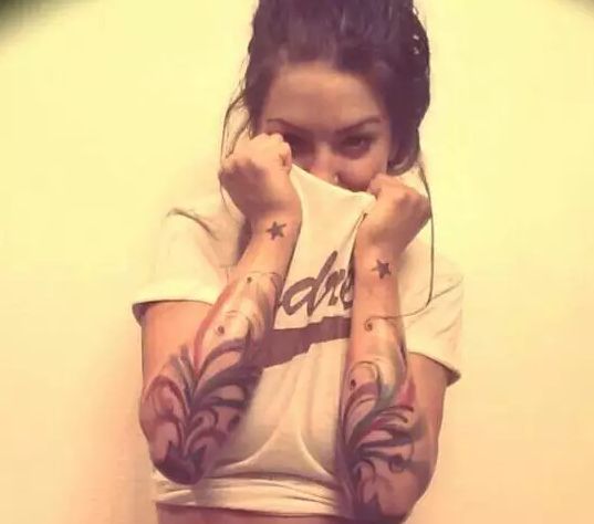 女孩花臂纹身图案唯美 单纯女孩花臂纹身图片(2)(点击浏览下一张趣图)