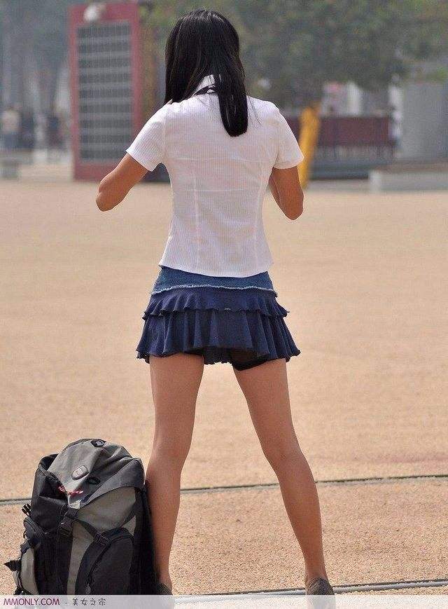 初中15岁女生穿短裤图片(3)(点击浏览下一张趣图)