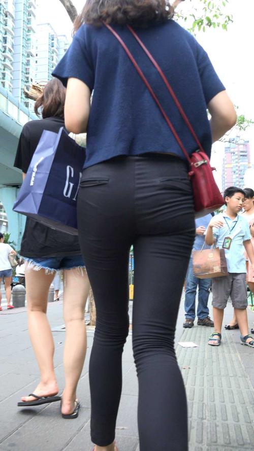 姜女穿紧身裤图片(5)(点击浏览下一张趣图)