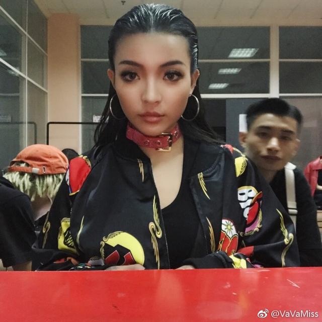 美国女rapper图片(3)(点击浏览下一张趣图)