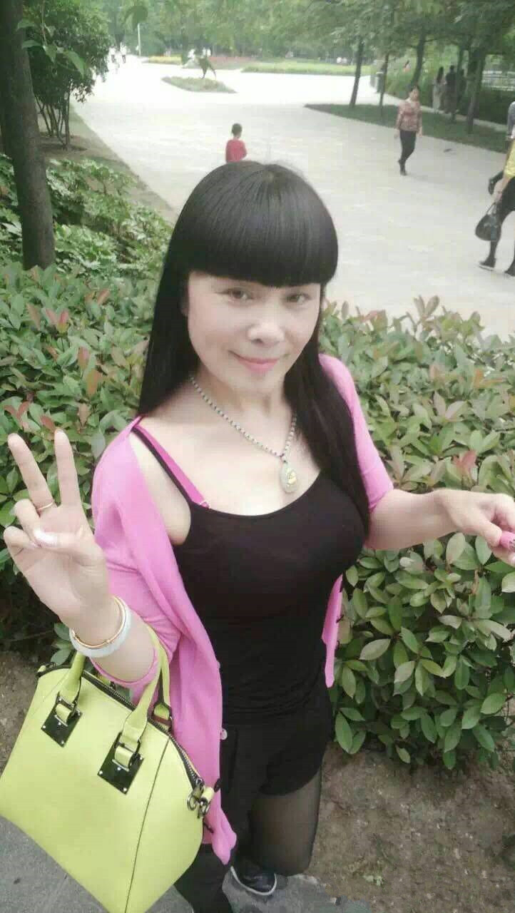 戒赌吧直播和女友修车(点击浏览下一张趣图)