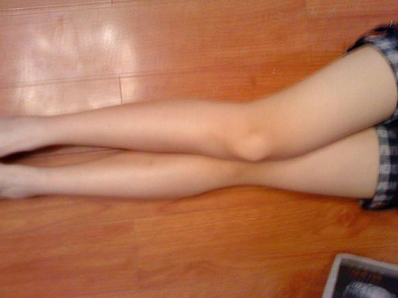女生只拍到腿的照片(2)(点击浏览下一张趣图)