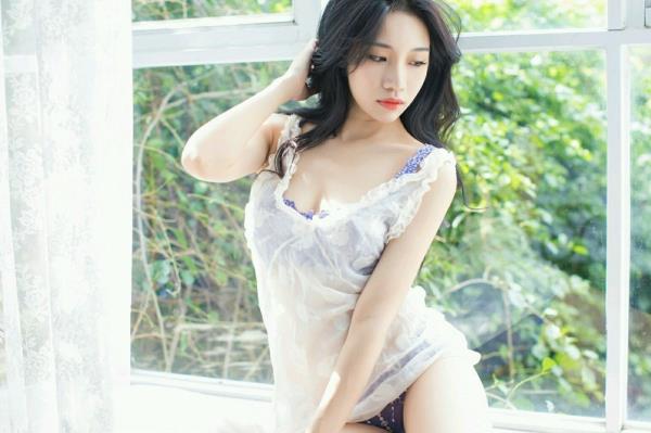 女性私下图片性感美女美到心坎里(4)(点击浏览下一张趣图)