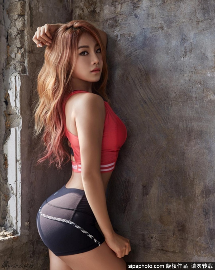 韩国健身女教臀部生活照曲线肥臀图片(3)(点击浏览下一张趣图)