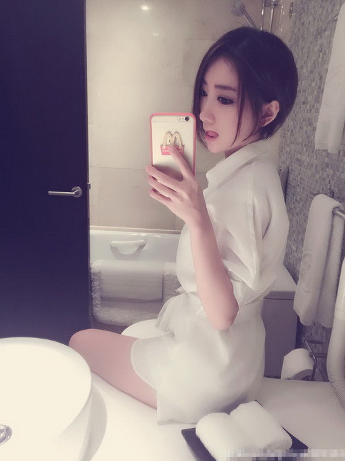 女主播脱内衣3分15秒套图写真(2)(点击浏览下一张趣图)