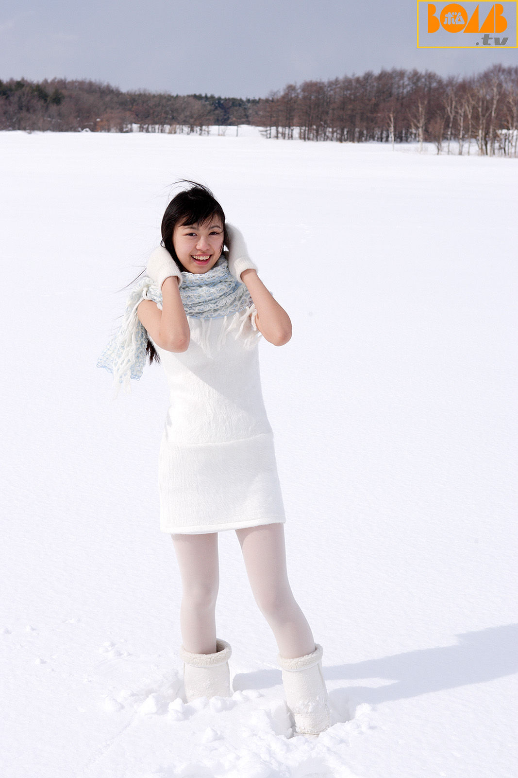 彩月贵央 雪地写真美丽冻人 5月7日~照写真了 (点击浏览下一张趣图)