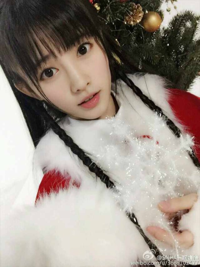 鞠婧祎浪漫圣诞夜图片(7)(点击浏览下一张趣图)