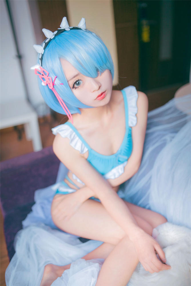 蕾姆cosplay打桩机被疯狂输出3部写真3.6g(4)(点击浏览下一张趣图)