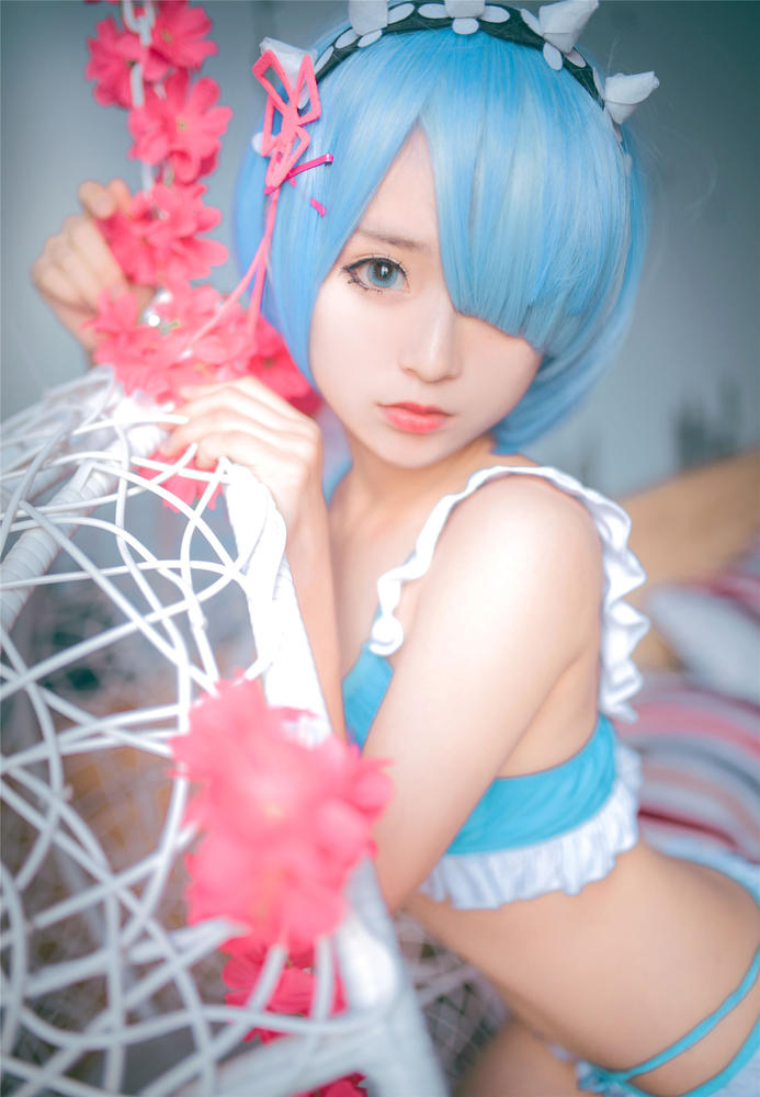 蕾姆cosplay打桩机被疯狂输出3部写真3.6g(5)(点击浏览下一张趣图)