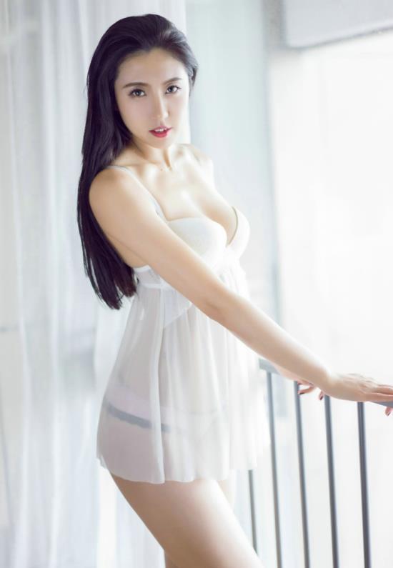 朋友女友紫夏凌荣白色情趣睡衣诱惑大胆开放写真(5)(点击浏览下一张趣图)