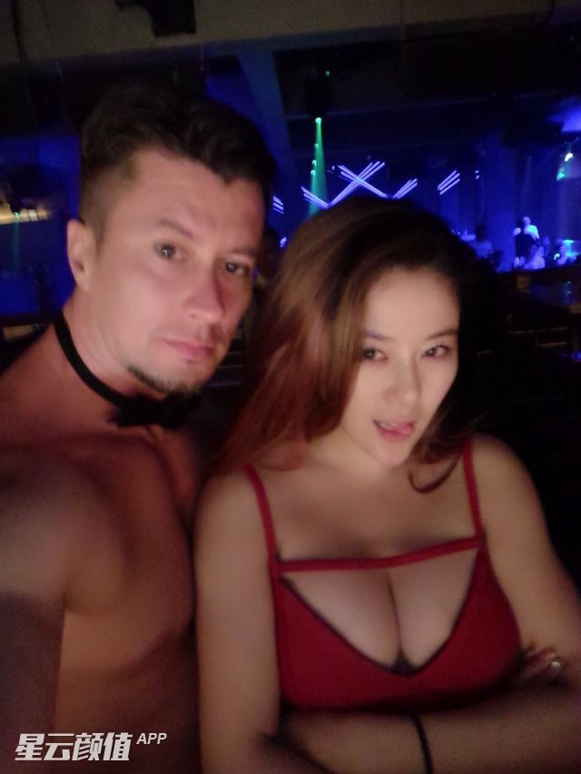 尤果美女刘星妤娇嫩丰满火辣美乳自拍真实照片(3)(点击浏览下一张趣图)