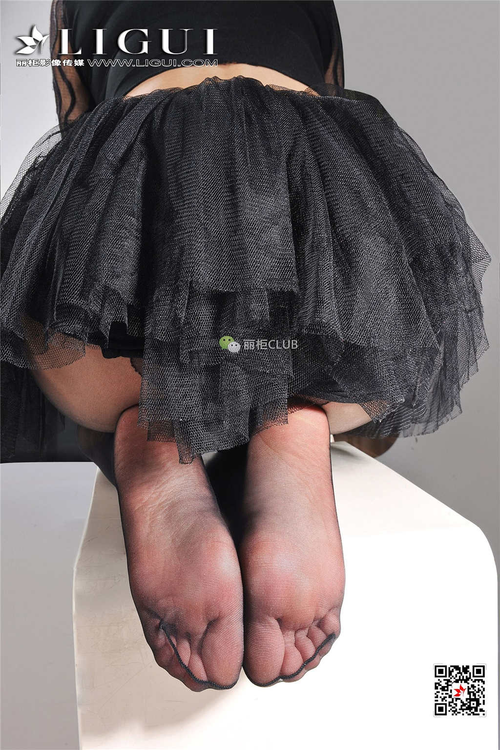 丽柜model小杨幂蕾丝裙黑色丝袜写真集(5)(点击浏览下一张趣图)