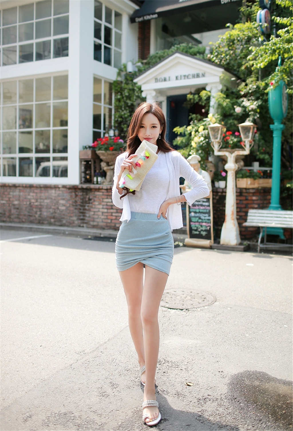 胸大腰细的韩国美女低腰裤低到及点图片(4)(点击浏览下一张趣图)