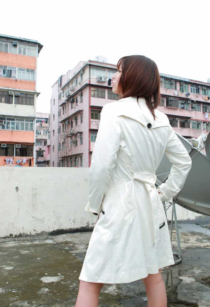 大胆日本美女街拍脱衣服下流的图片(2)(点击浏览下一张趣图)