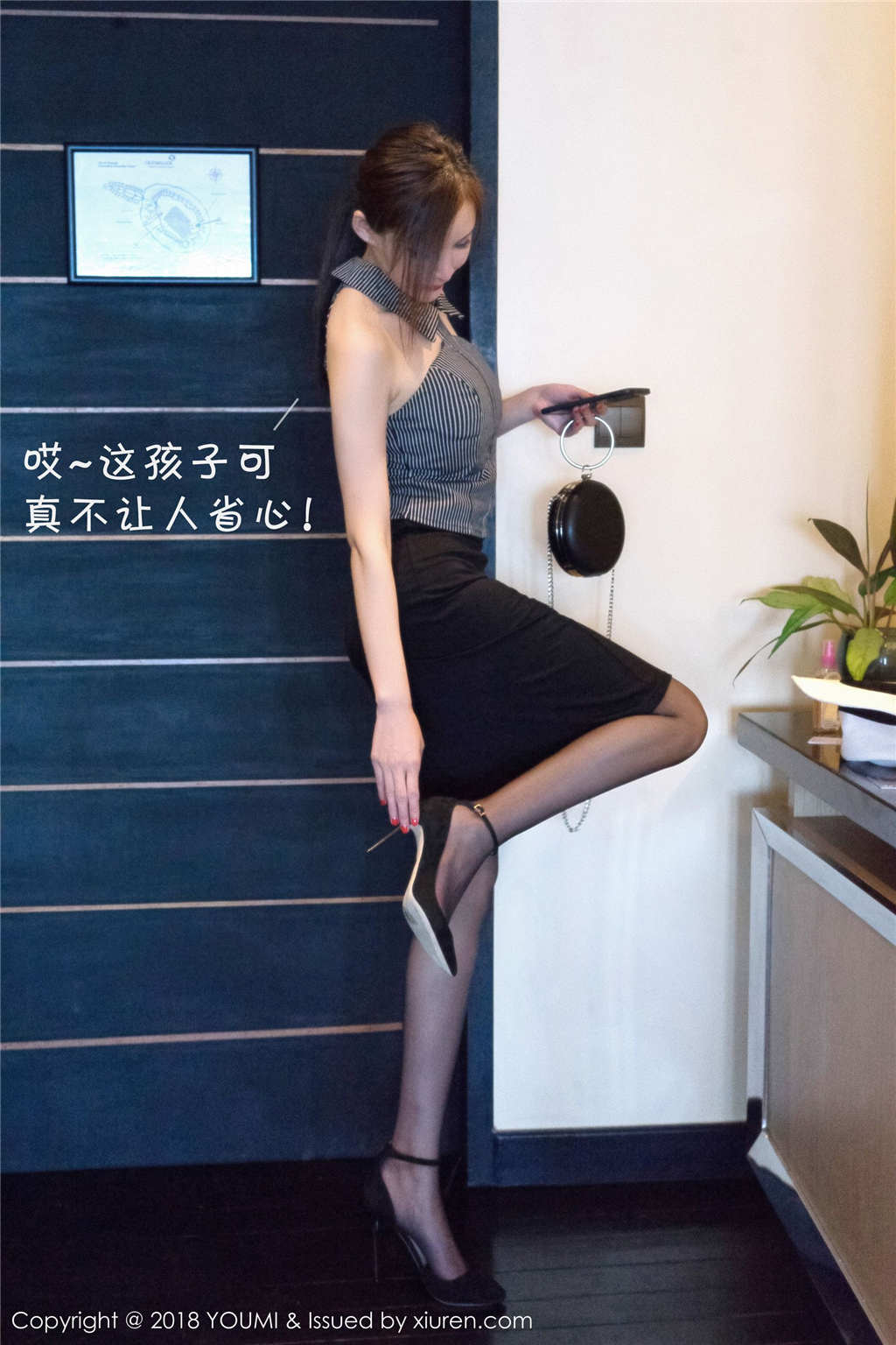 全图网妲己《秘书之恋》丝袜美腿写真(3)(点击浏览下一张趣图)