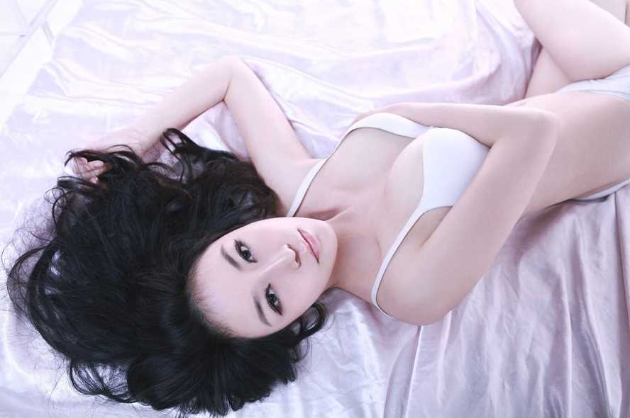 韩国福利一区性感媚娘大胆写真集(3)(点击浏览下一张趣图)